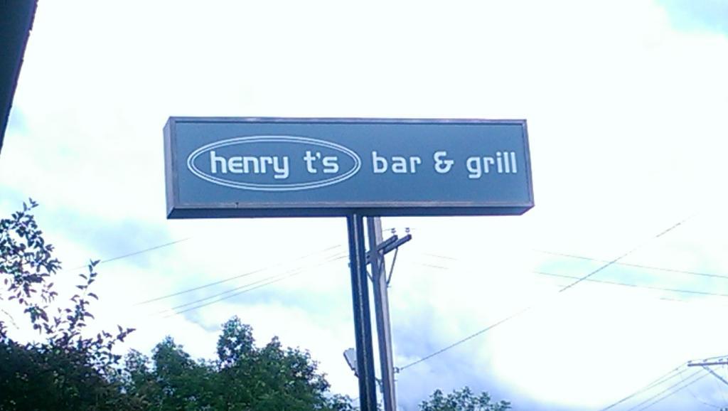 Henry T`s Bar & Grill