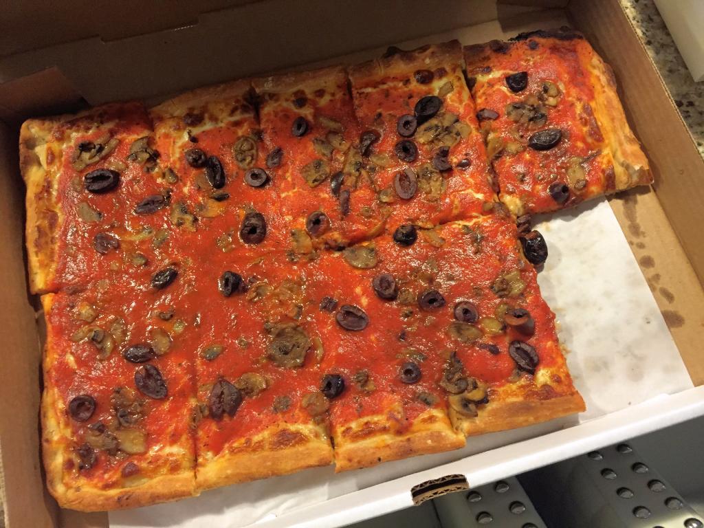 Santucci Original Square pizza