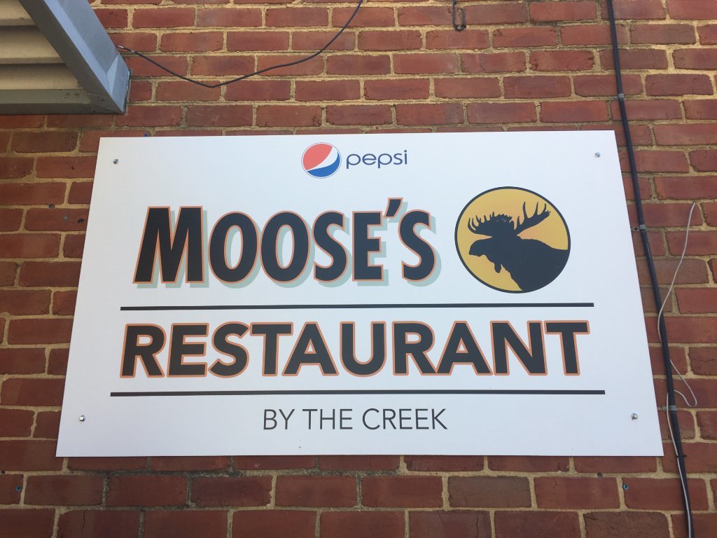 Moose's by the Creek