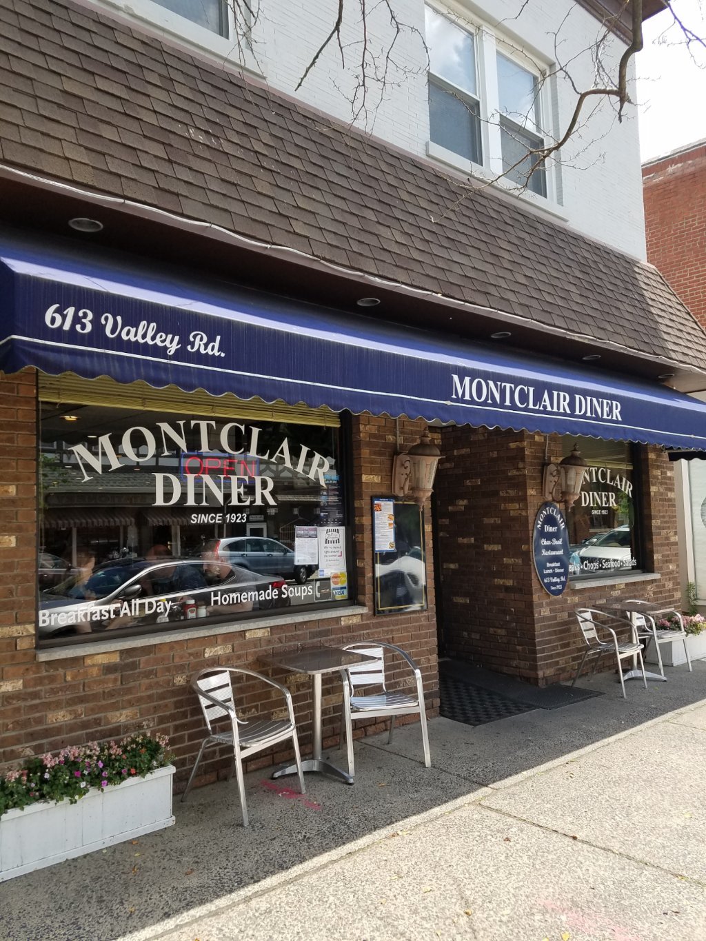Montclair Char-Broil Restaurant