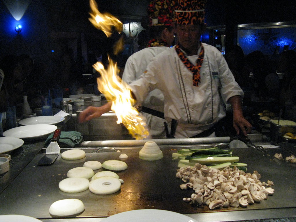 Chomp Sushi & Teppan Grill