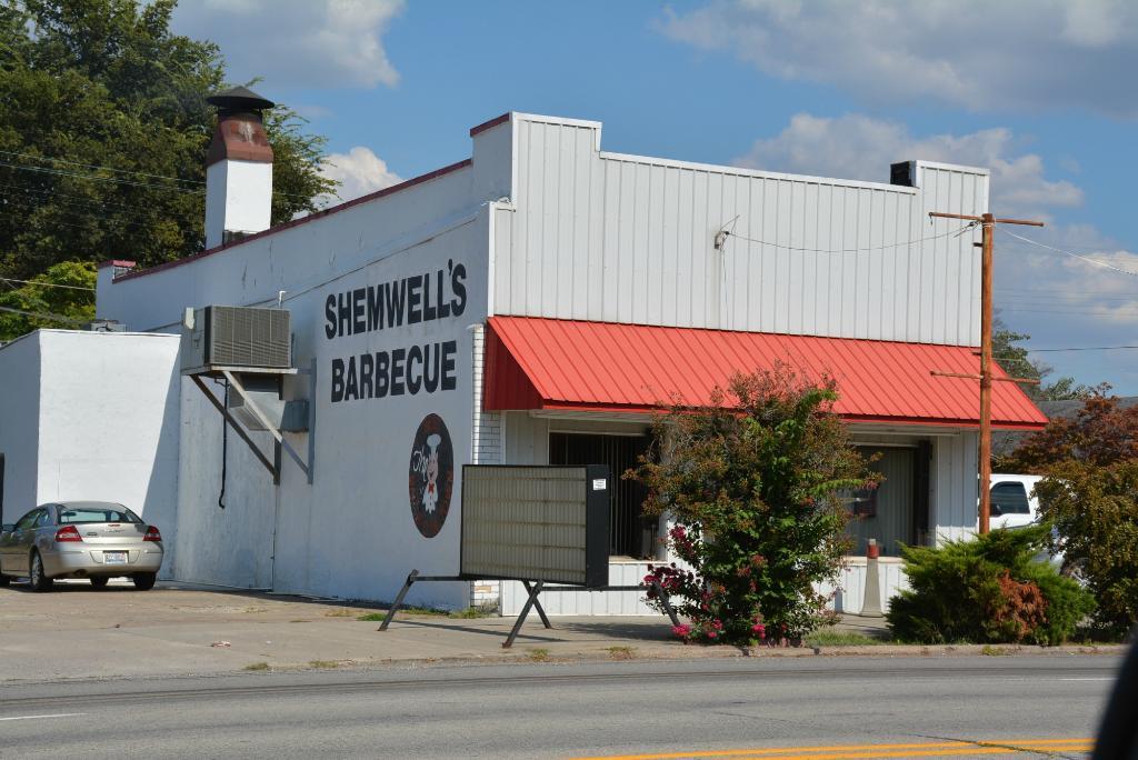 Shemwell`s Barbecue Downtown