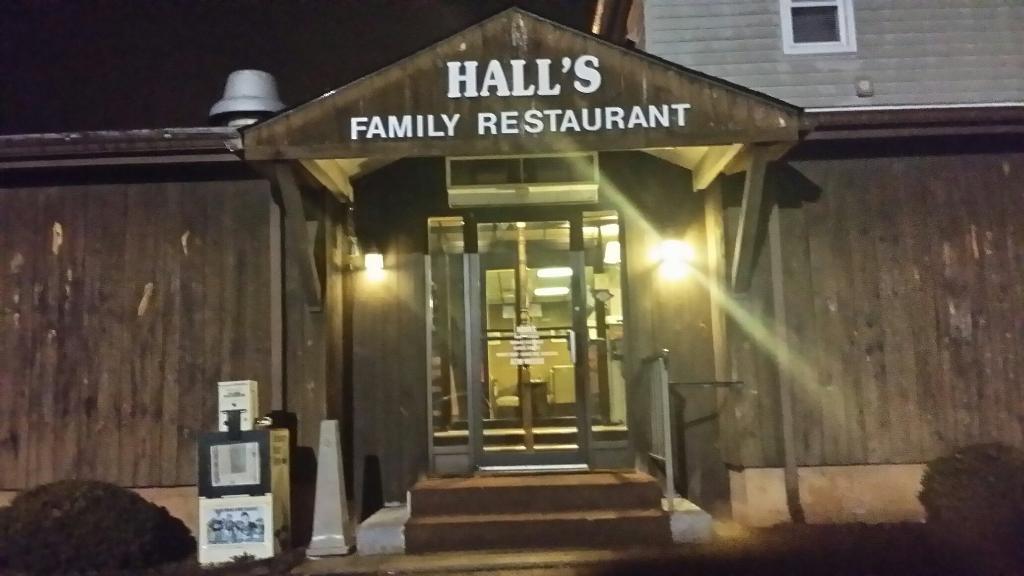 Hall`s Family Restaurant