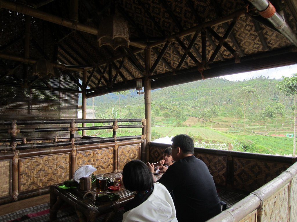 Saung Gawir Bungalow & Resto