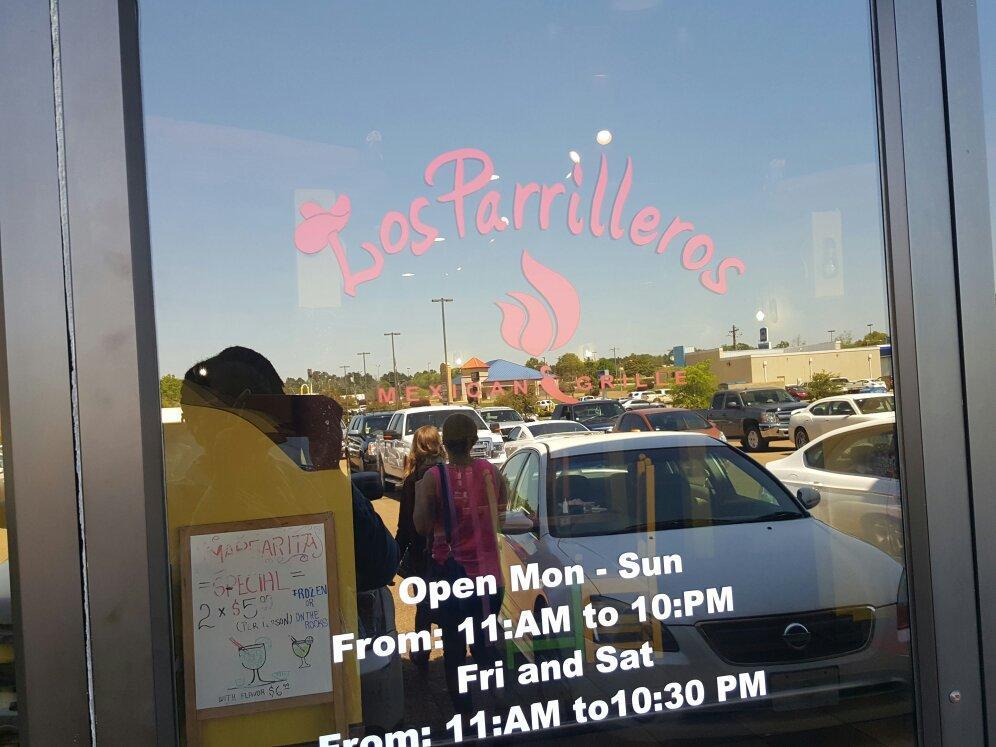 Los Parrilleros Mexican Grille