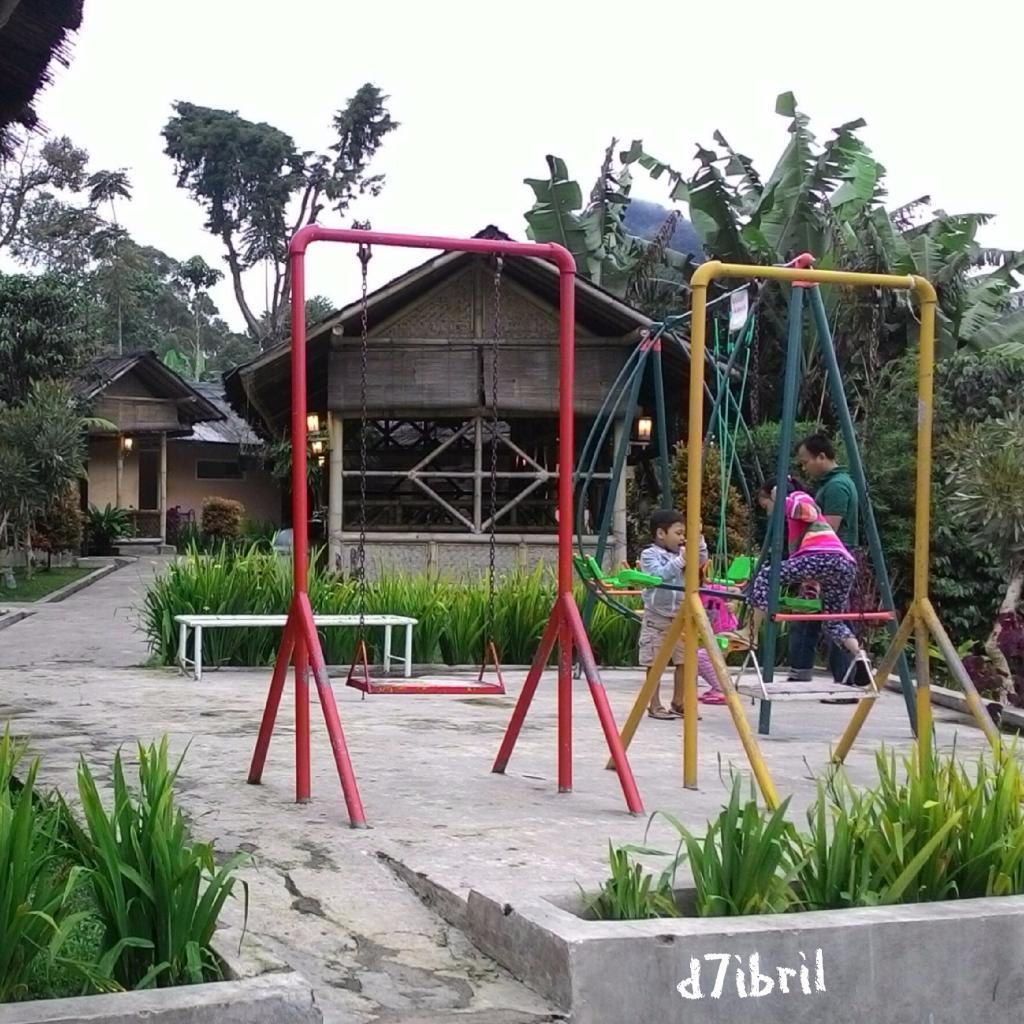 Saung Gawir Bungalow & Resto