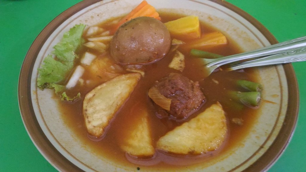 VIEN`S Selat Segar & Sup Matahari