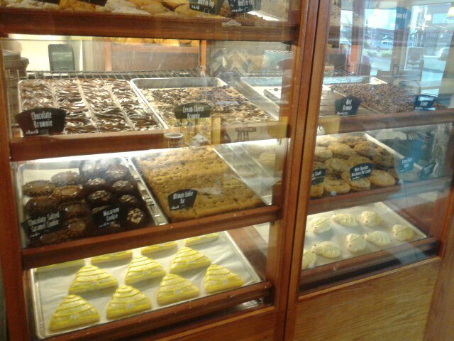 Kneader`s Bakery & Cafe