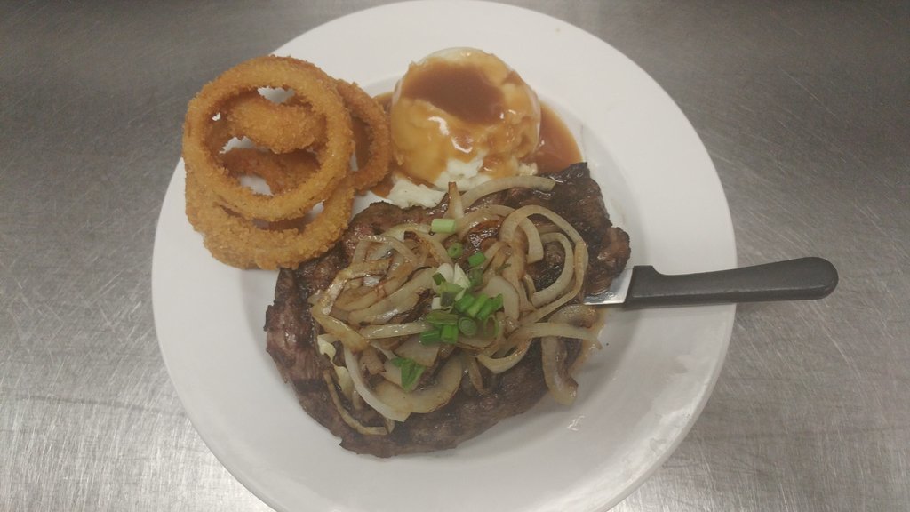 Charlie`s Pub & Grill
