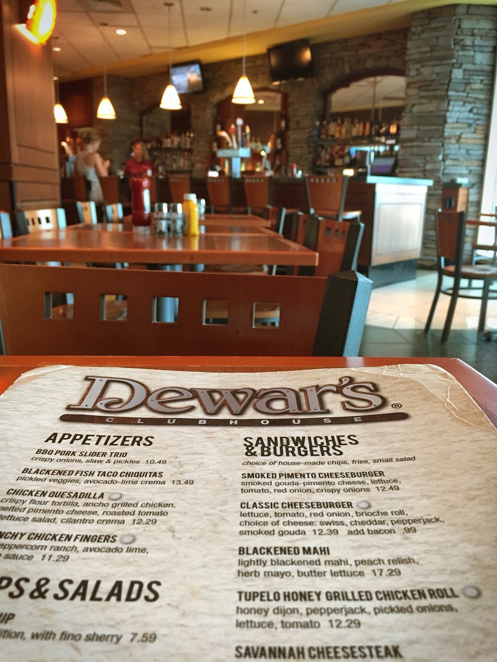 Dewar`s Clubhouse Bar and Grille