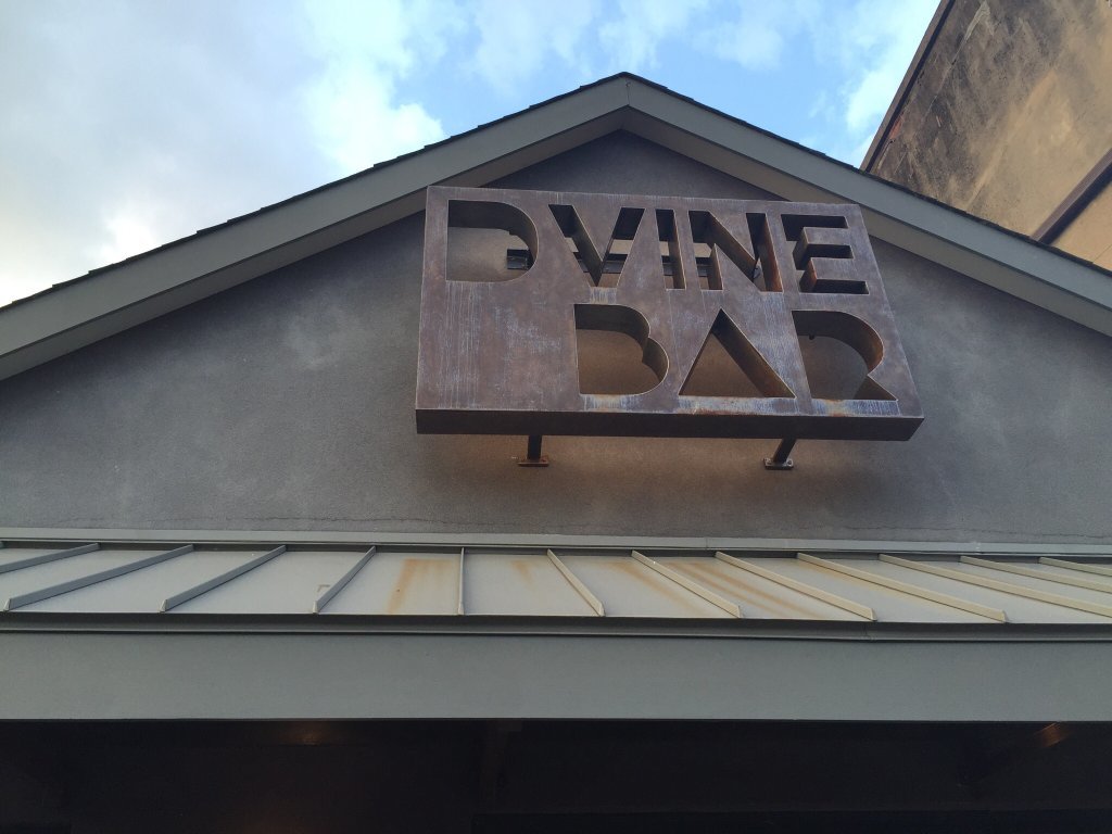 DVine Bar
