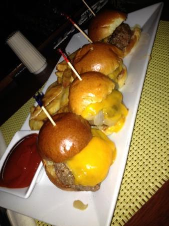 Ashton`s Alley Sports Bar