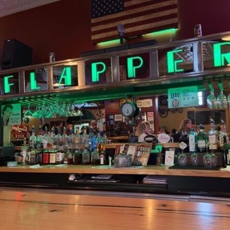 Flappers Bar and Grille