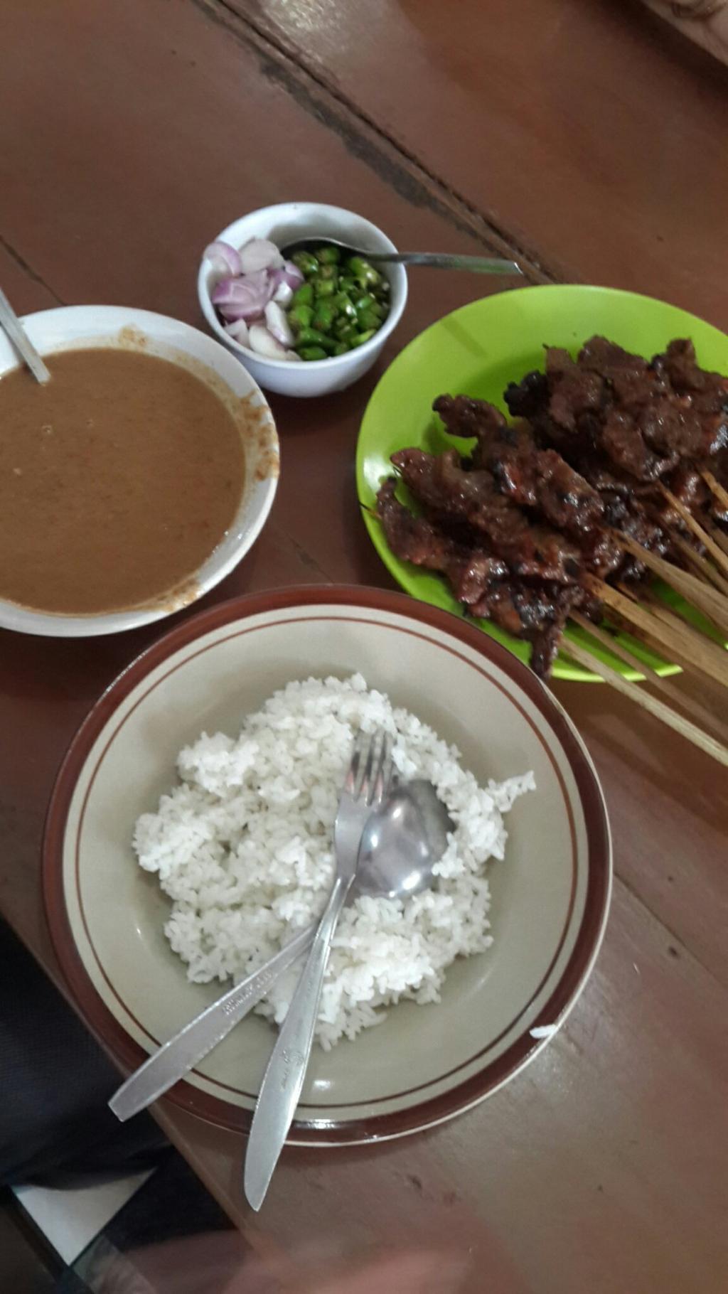 Sate Pak Kempleng